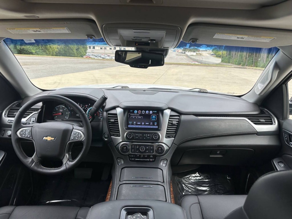 2019 Chevrolet Suburban Image 9