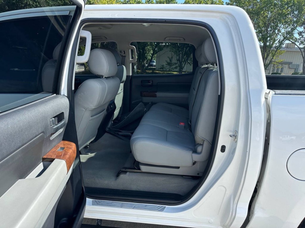 2010 Toyota Tundra Image 9