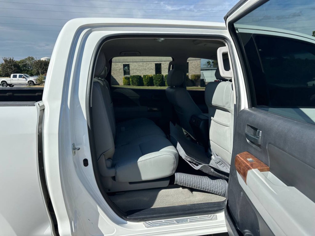 2010 Toyota Tundra Image 10