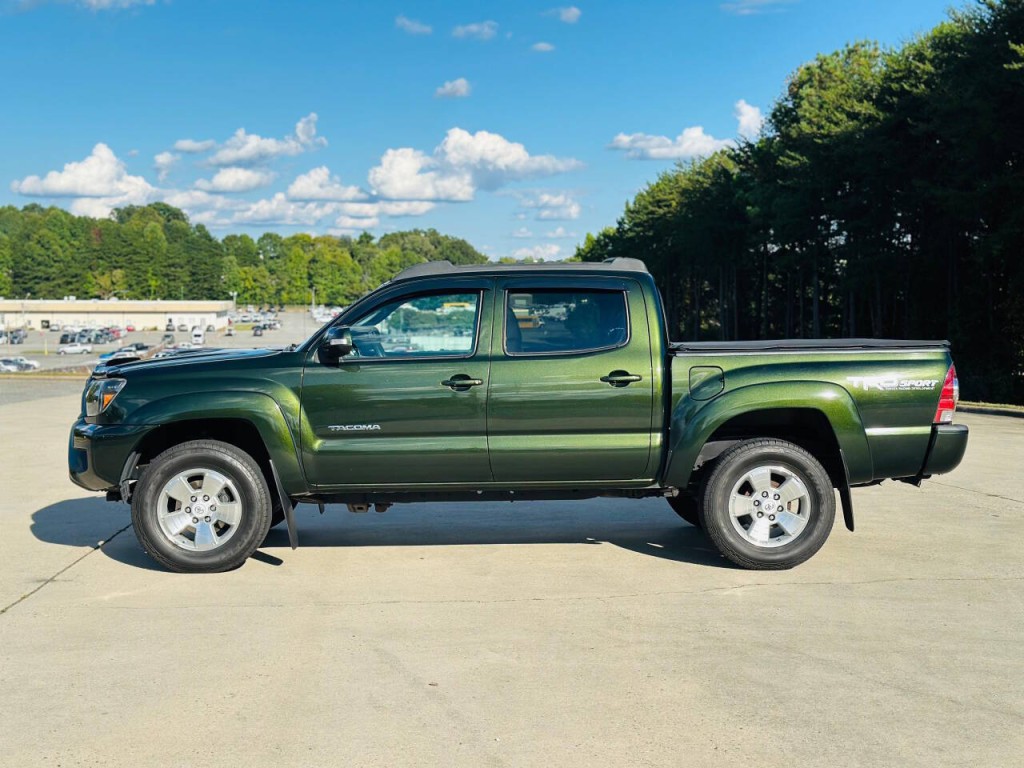 2014 Toyota Tacoma Image 2