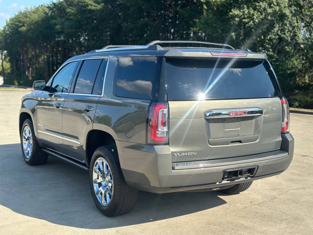 2017 GMC Yukon Image 3