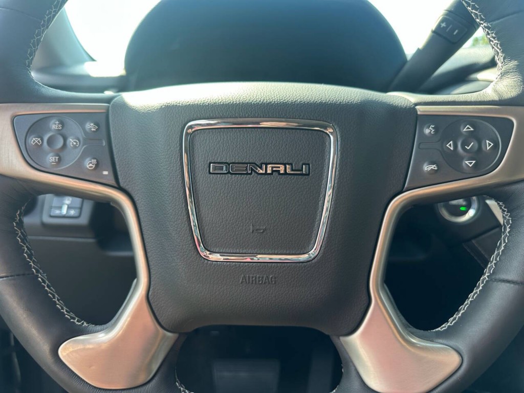 2017 GMC Yukon Image 17
