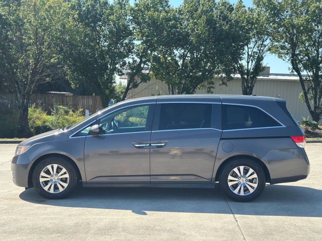 2016 Honda Odyssey Image 2