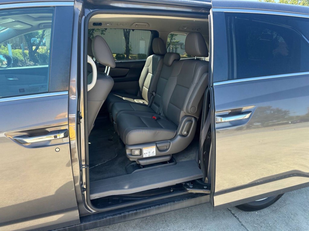 2016 Honda Odyssey Image 9