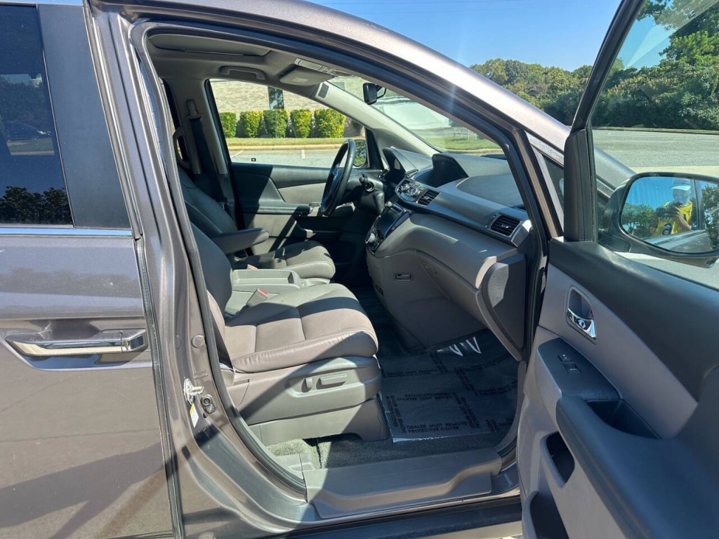 2016 Honda Odyssey Image 12