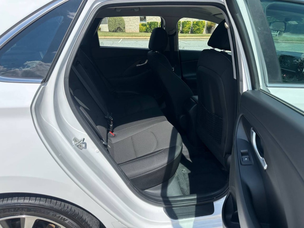 2018 Hyundai Elantra Image 10