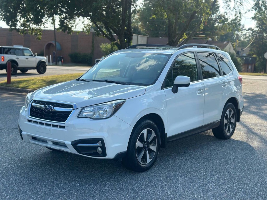 2017 Subaru Forester Image 1