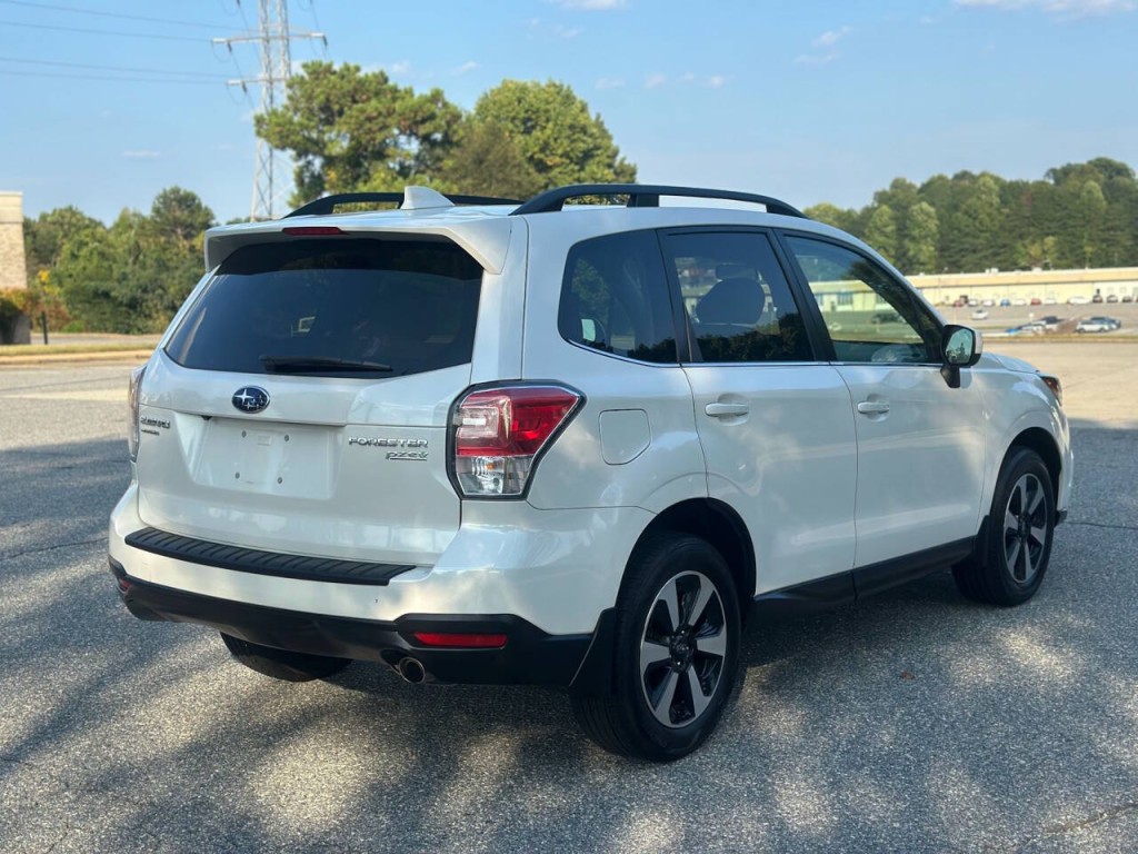 2017 Subaru Forester Image 5
