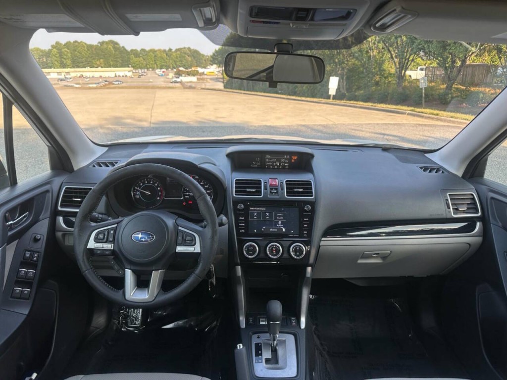 2017 Subaru Forester Image 11