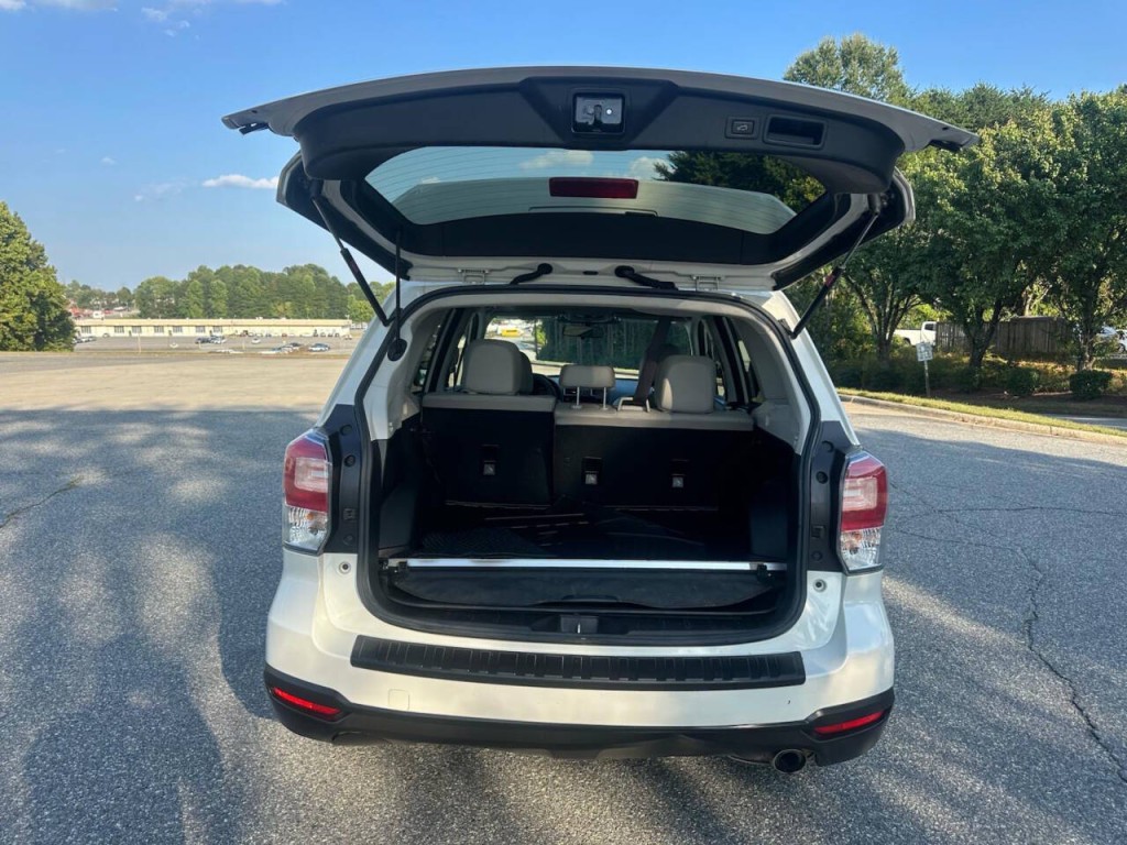 2017 Subaru Forester Image 19