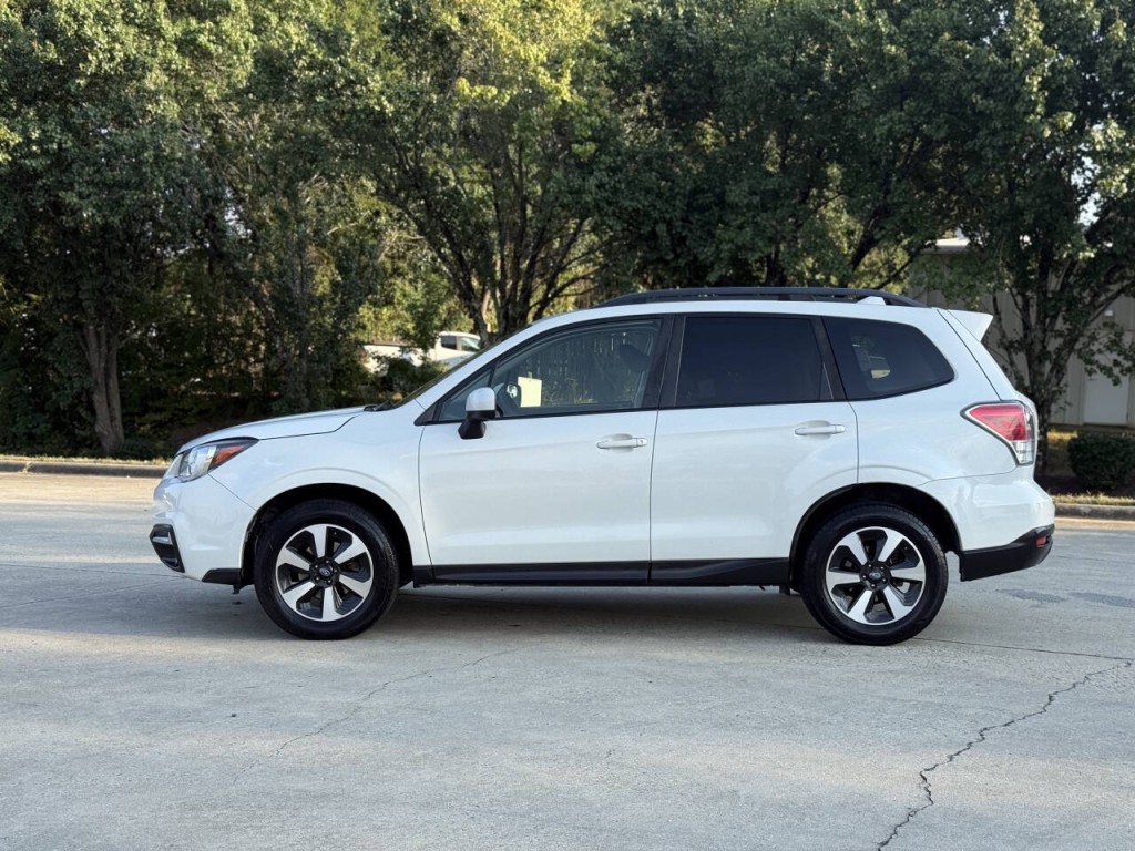 2017 Subaru Forester Image 2