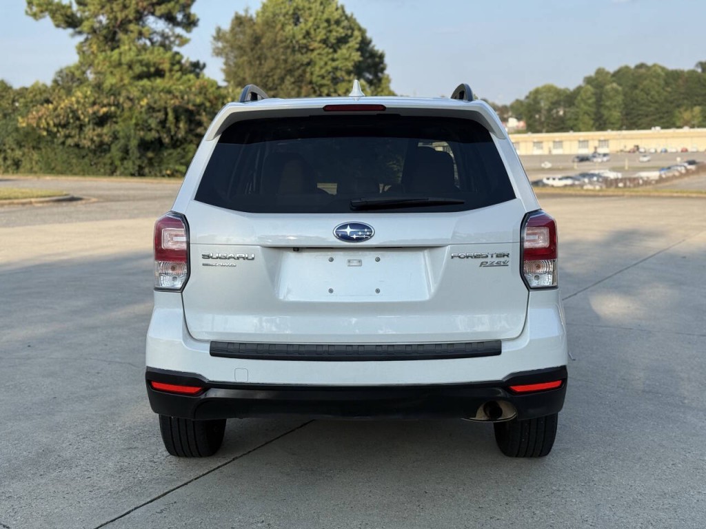 2017 Subaru Forester Image 4