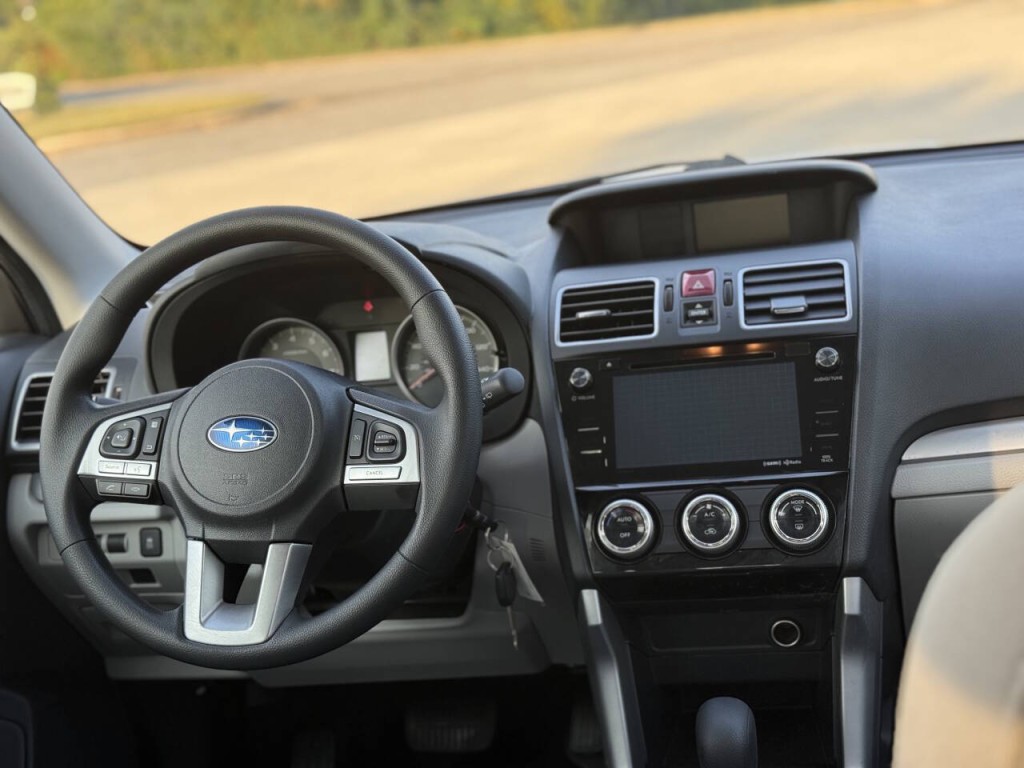 2017 Subaru Forester Image 11