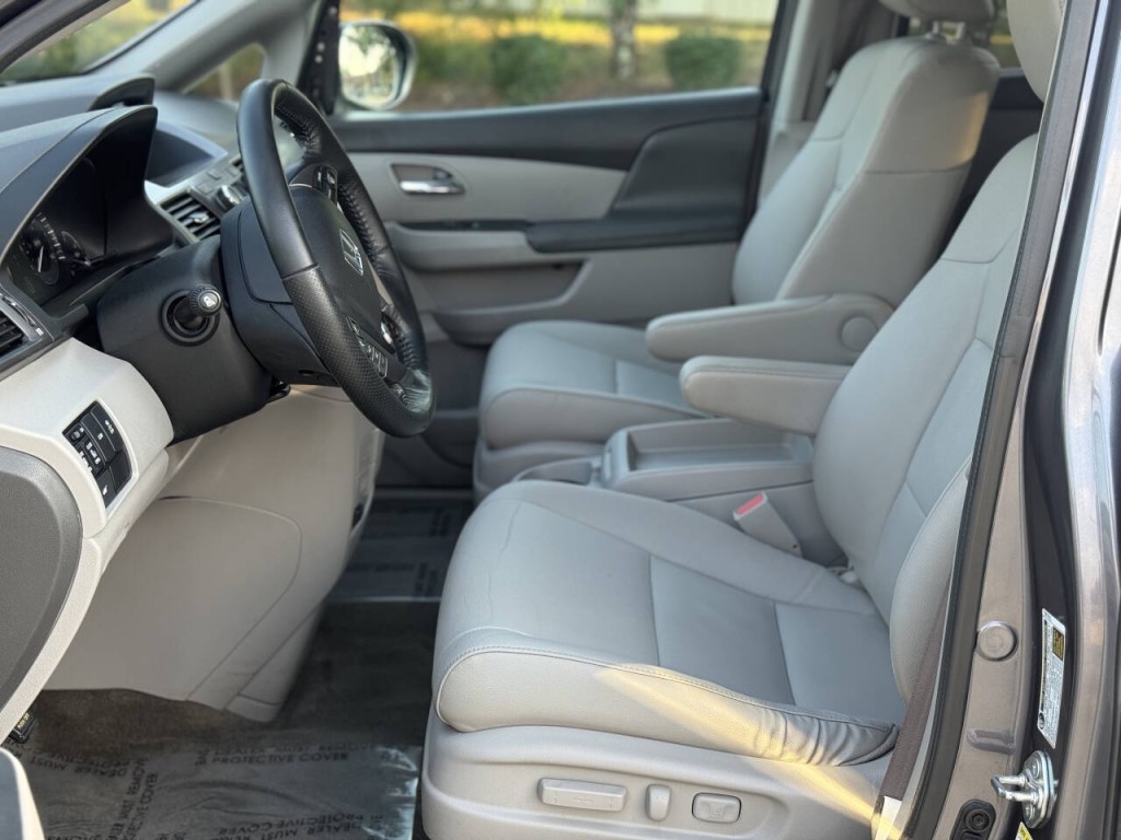 2015 Honda Odyssey Image 8
