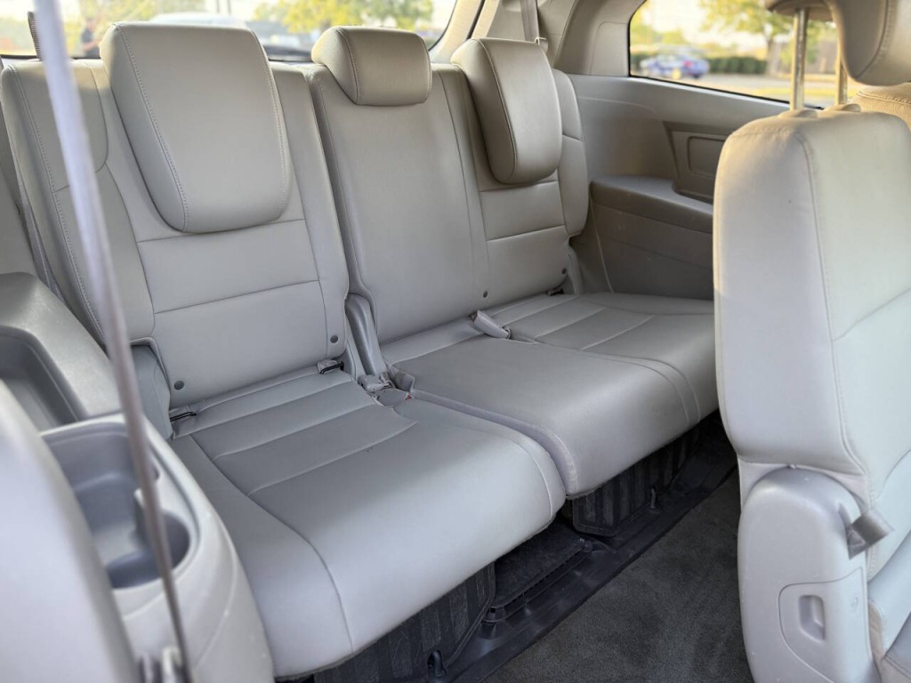 2015 Honda Odyssey Image 14