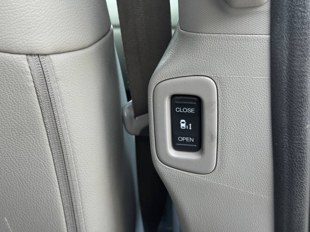 2015 Honda Odyssey Image 15