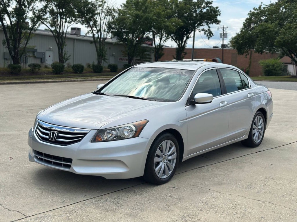 2011 Honda Accord Image 1