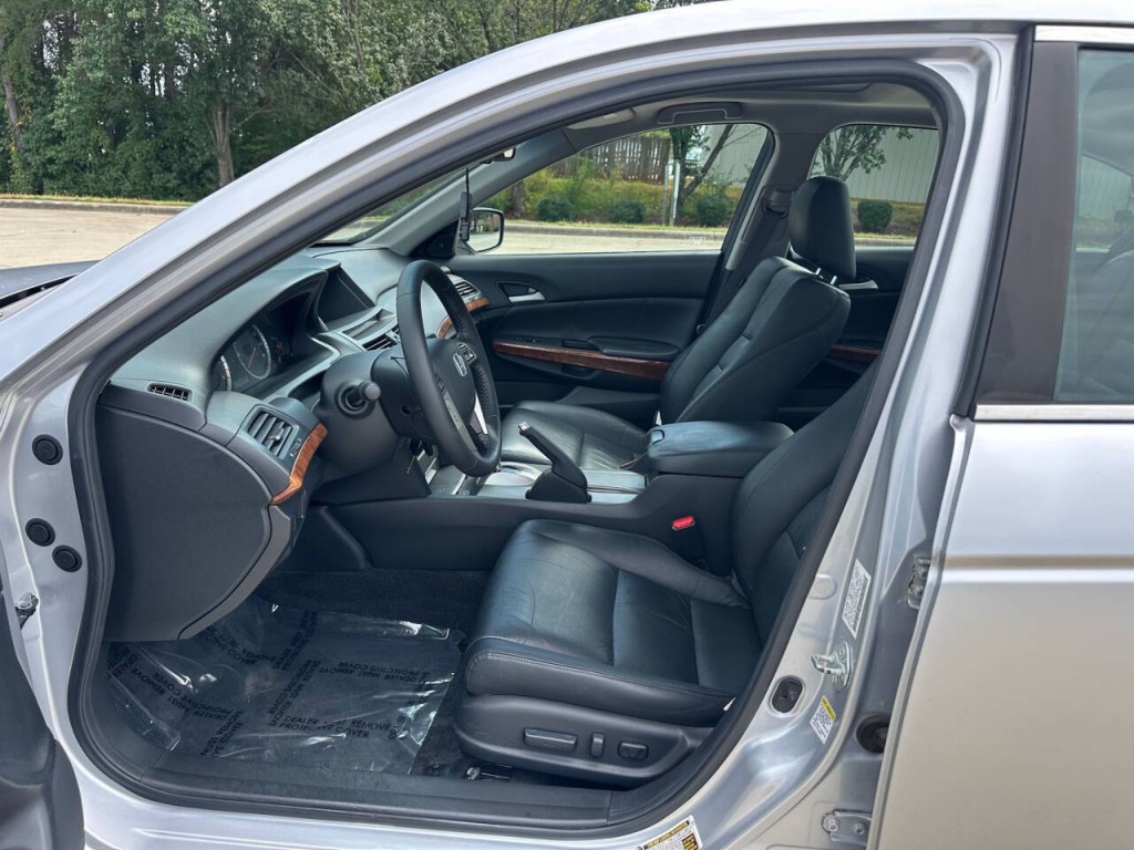 2011 Honda Accord Image 8