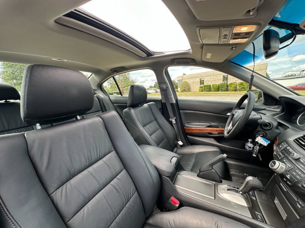 2011 Honda Accord Image 13