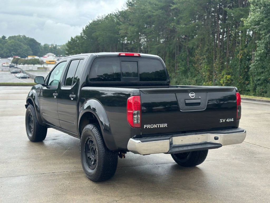 2016 Nissan Frontier Image 2
