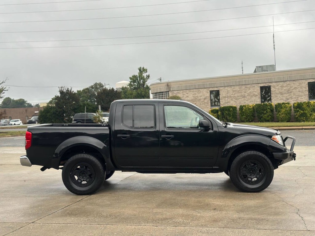 2016 Nissan Frontier Image 6