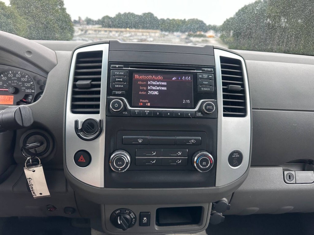 2016 Nissan Frontier Image 13