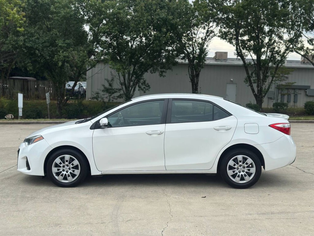 2016 Toyota Corolla Image 2