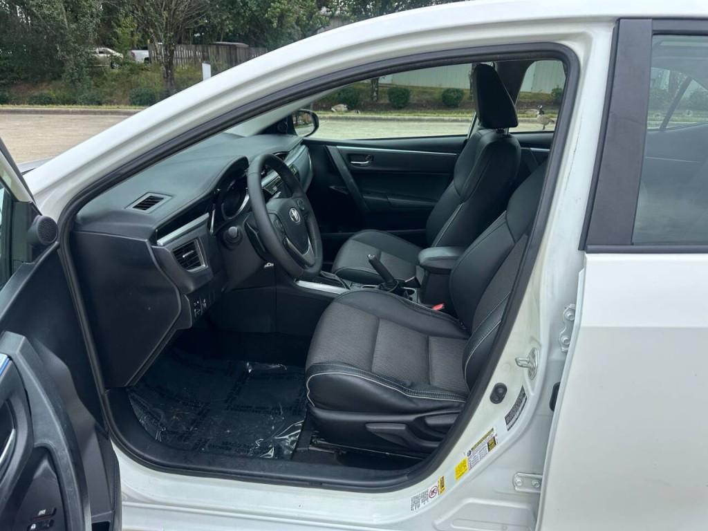 2016 Toyota Corolla Image 8