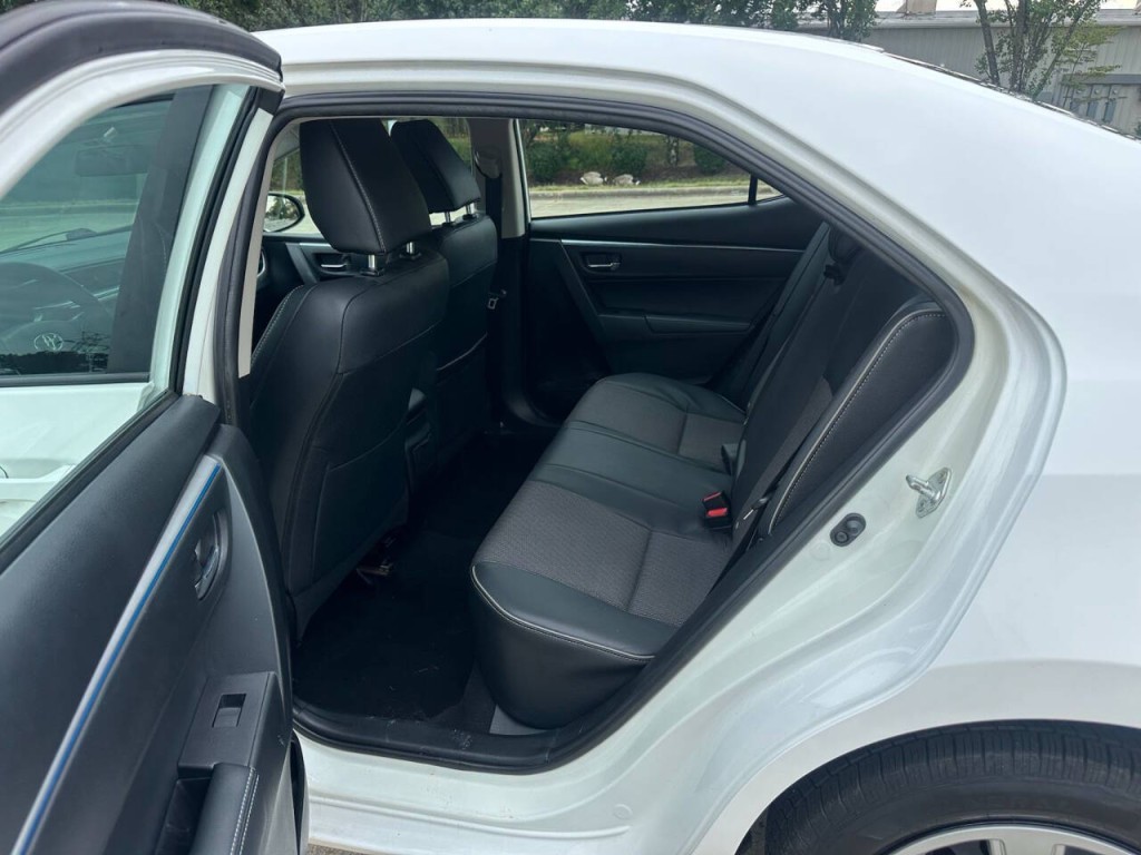 2016 Toyota Corolla Image 9
