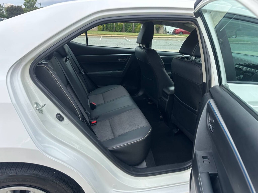 2016 Toyota Corolla Image 10