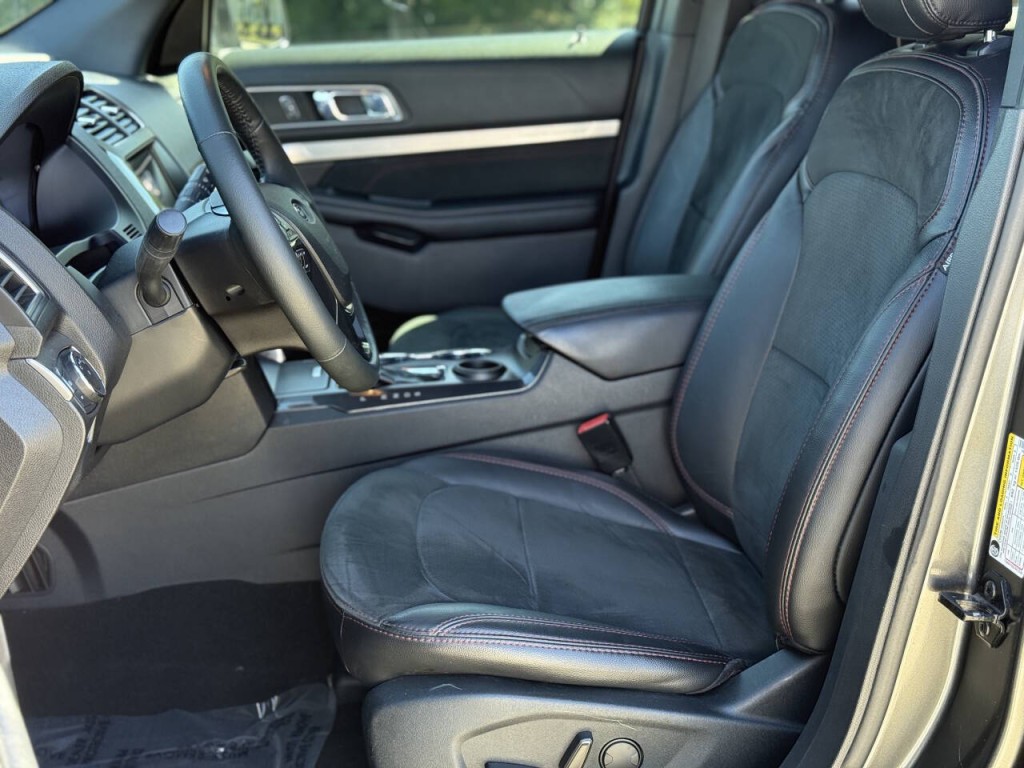 2019 Ford Explorer Image 8