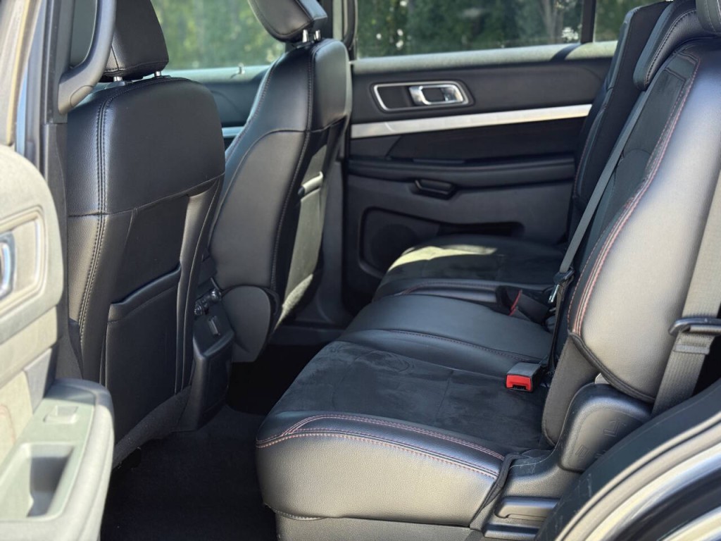 2019 Ford Explorer Image 9