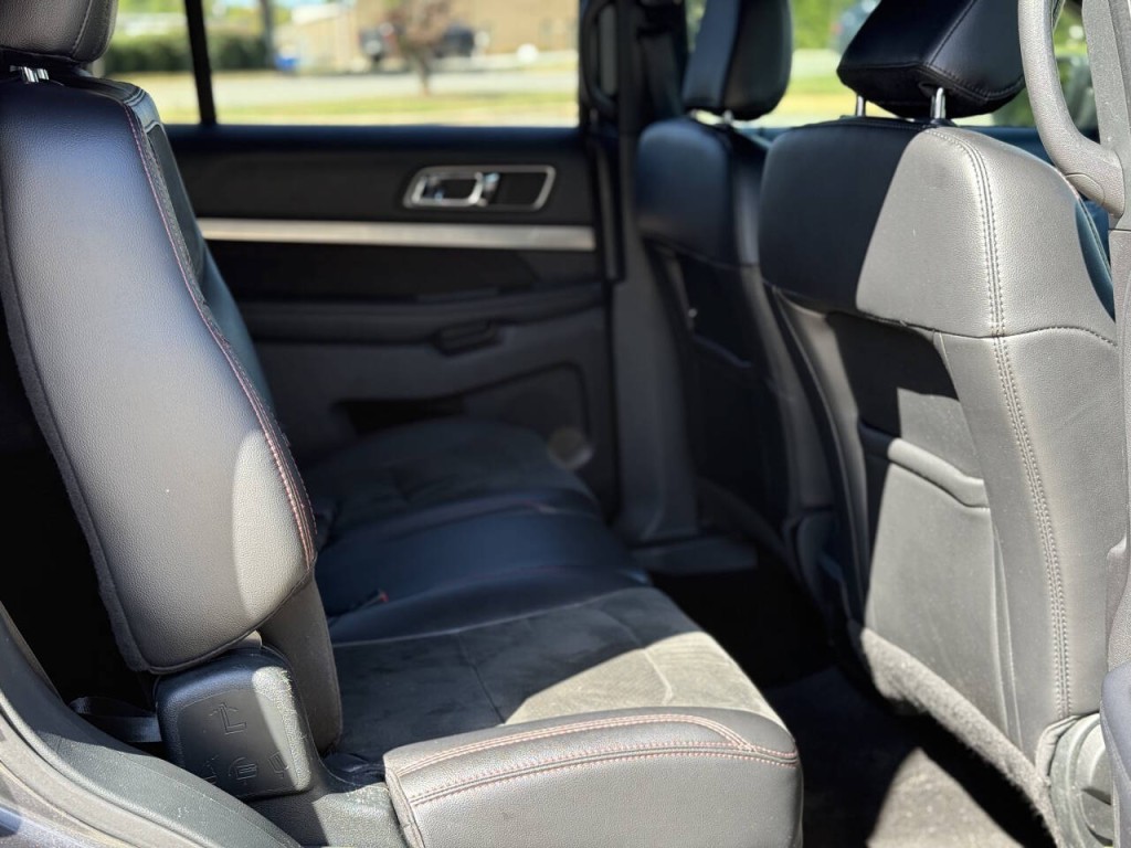 2019 Ford Explorer Image 10