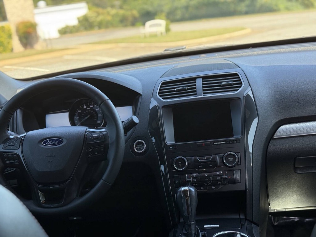 2019 Ford Explorer Image 11