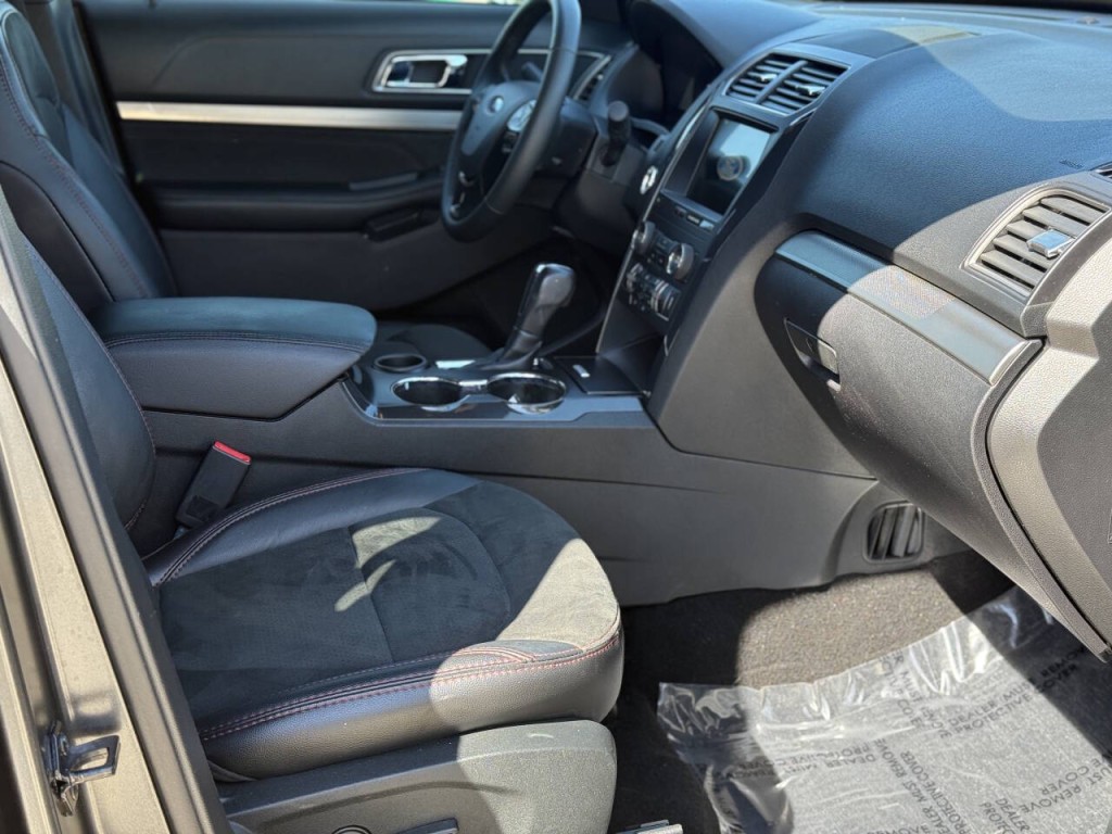 2019 Ford Explorer Image 12