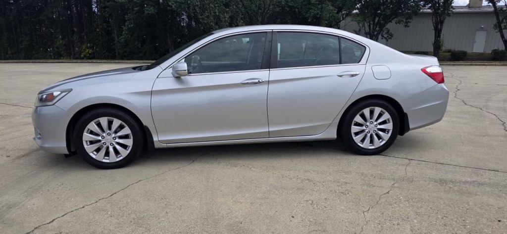 2014 Honda Accord Image 2