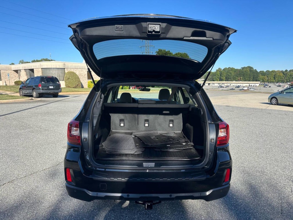 2017 Subaru Outback Image 17