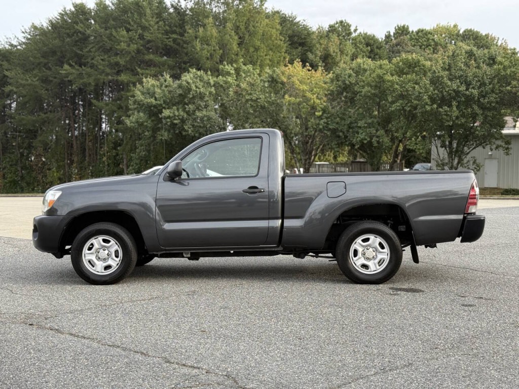 2011 Toyota Tacoma Image 2
