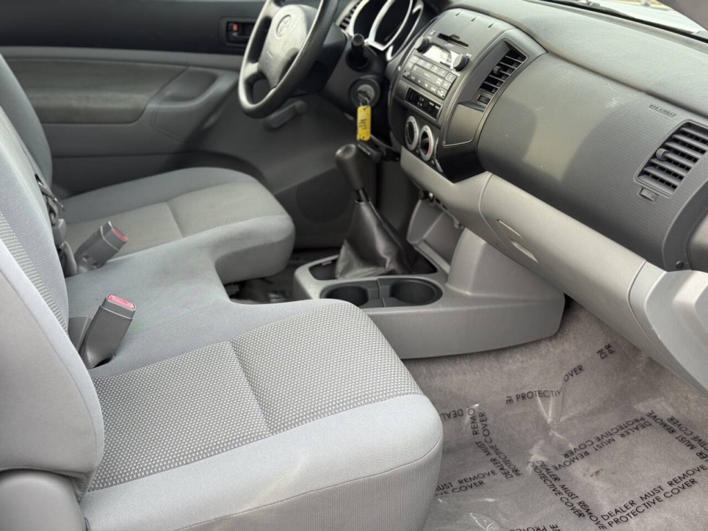 2011 Toyota Tacoma Image 8