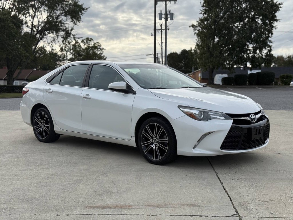 2016 Toyota Camry Image 6