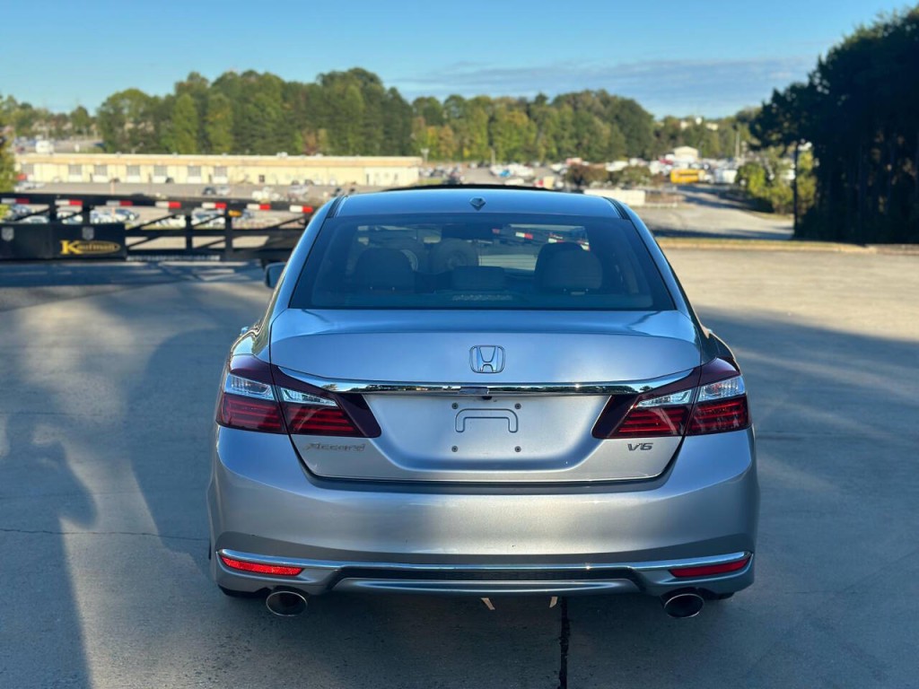 2016 Honda Accord Image 4