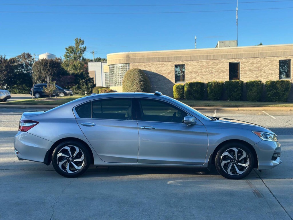2016 Honda Accord Image 6