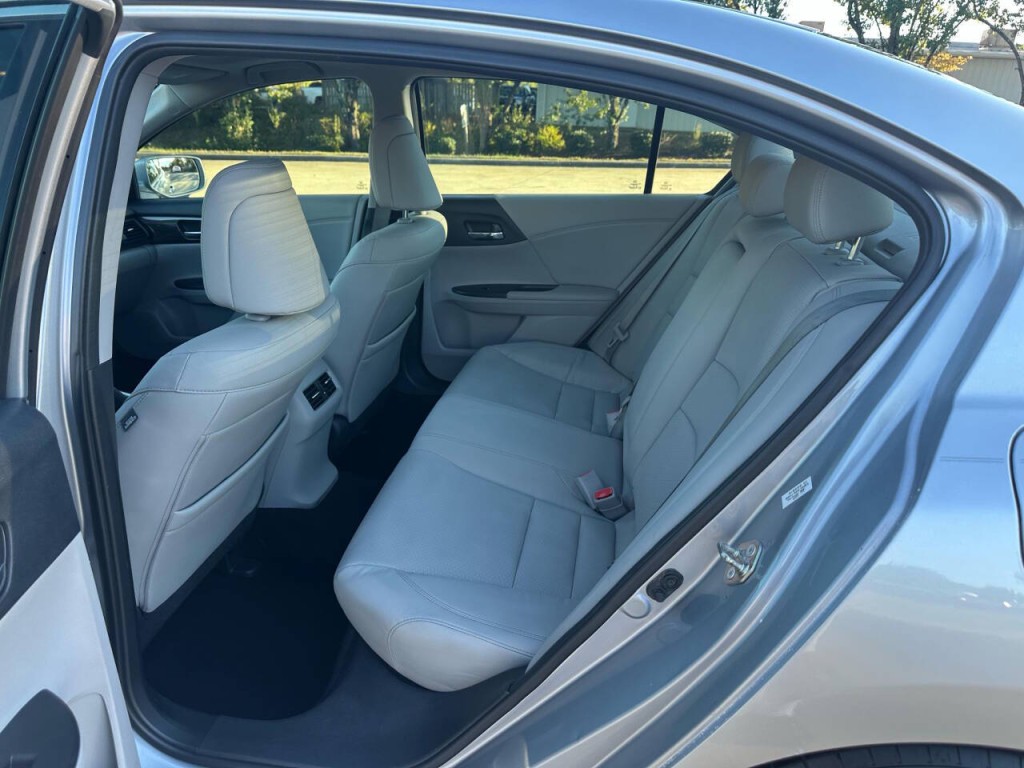 2016 Honda Accord Image 9