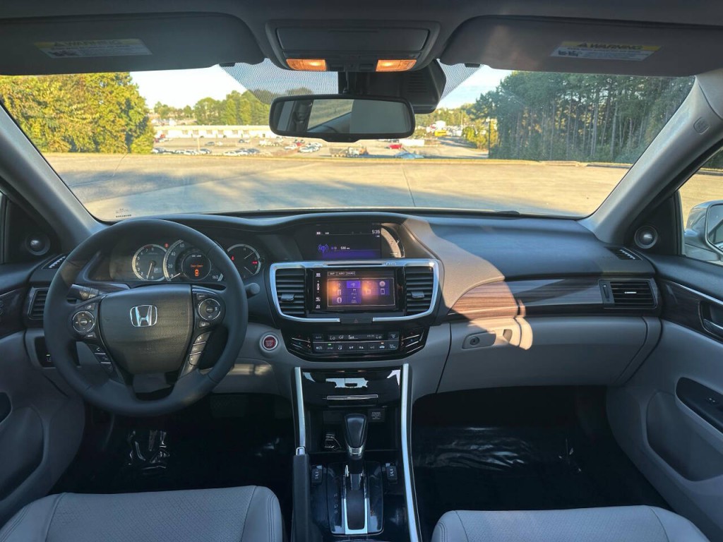 2016 Honda Accord Image 11