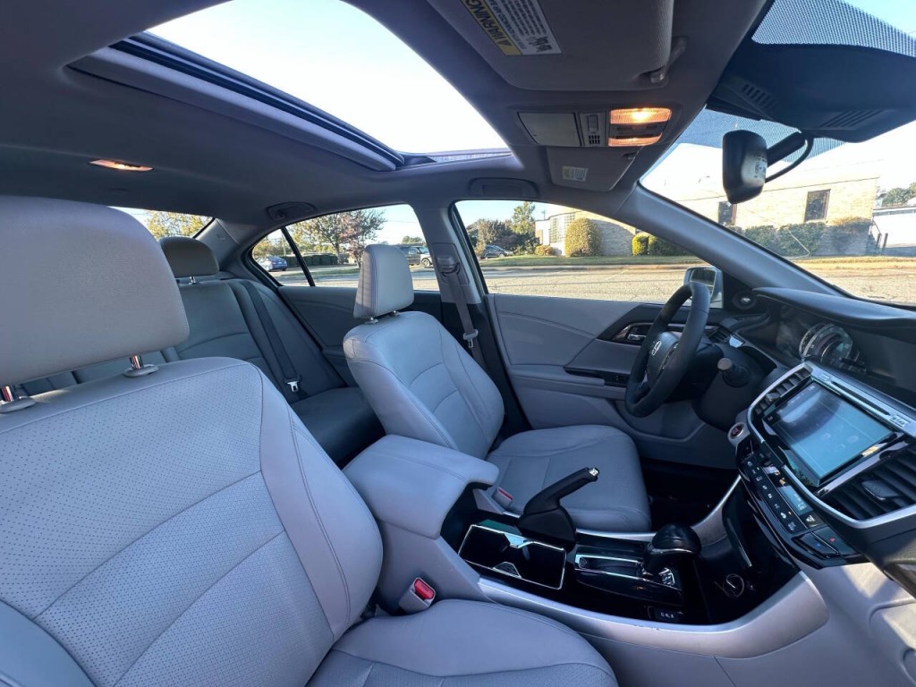 2016 Honda Accord Image 13