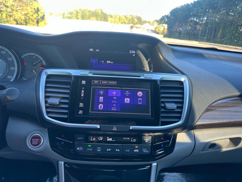 2016 Honda Accord Image 15