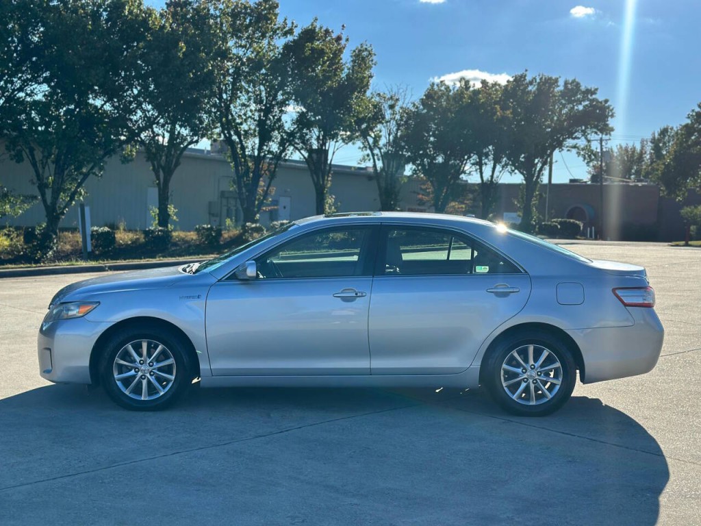 2010 Toyota Camry Image 2