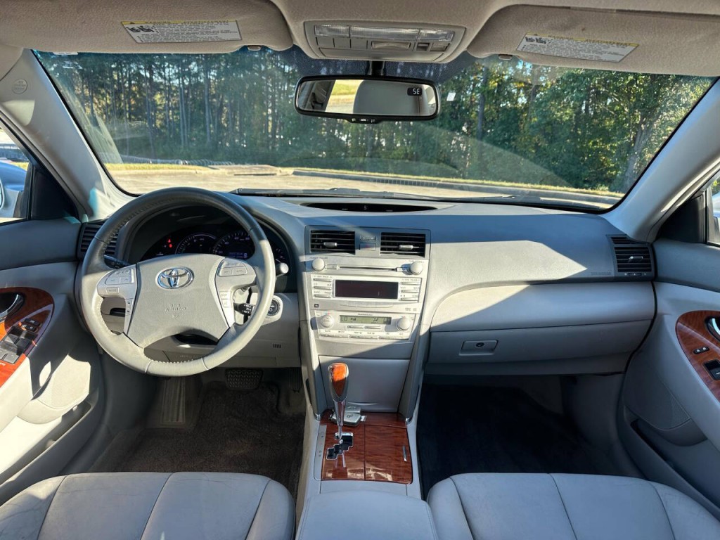 2010 Toyota Camry Image 11