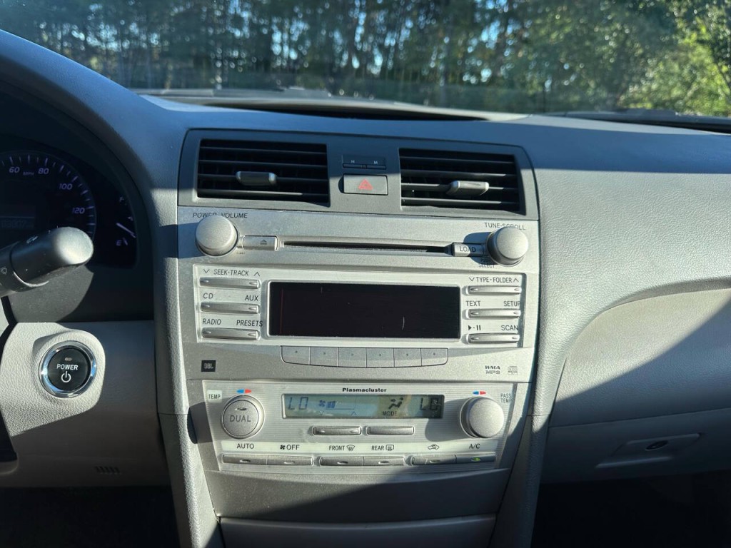 2010 Toyota Camry Image 13
