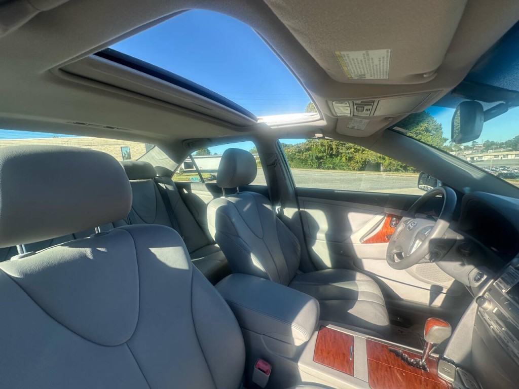 2010 Toyota Camry Image 14
